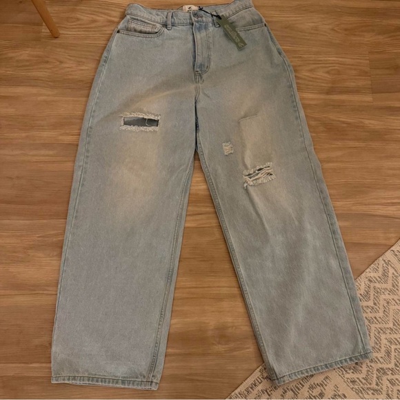 Light Wash Distressed Straight Leg Jeans